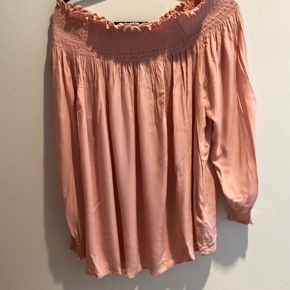 23. BONGO top